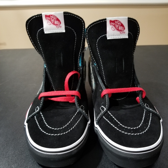 Van's Off the Wall. - Picture 7 of 7